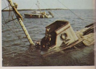 A view of the sinking Orca doing what it did best, from the back cover of The Making of the Movie Jaws.